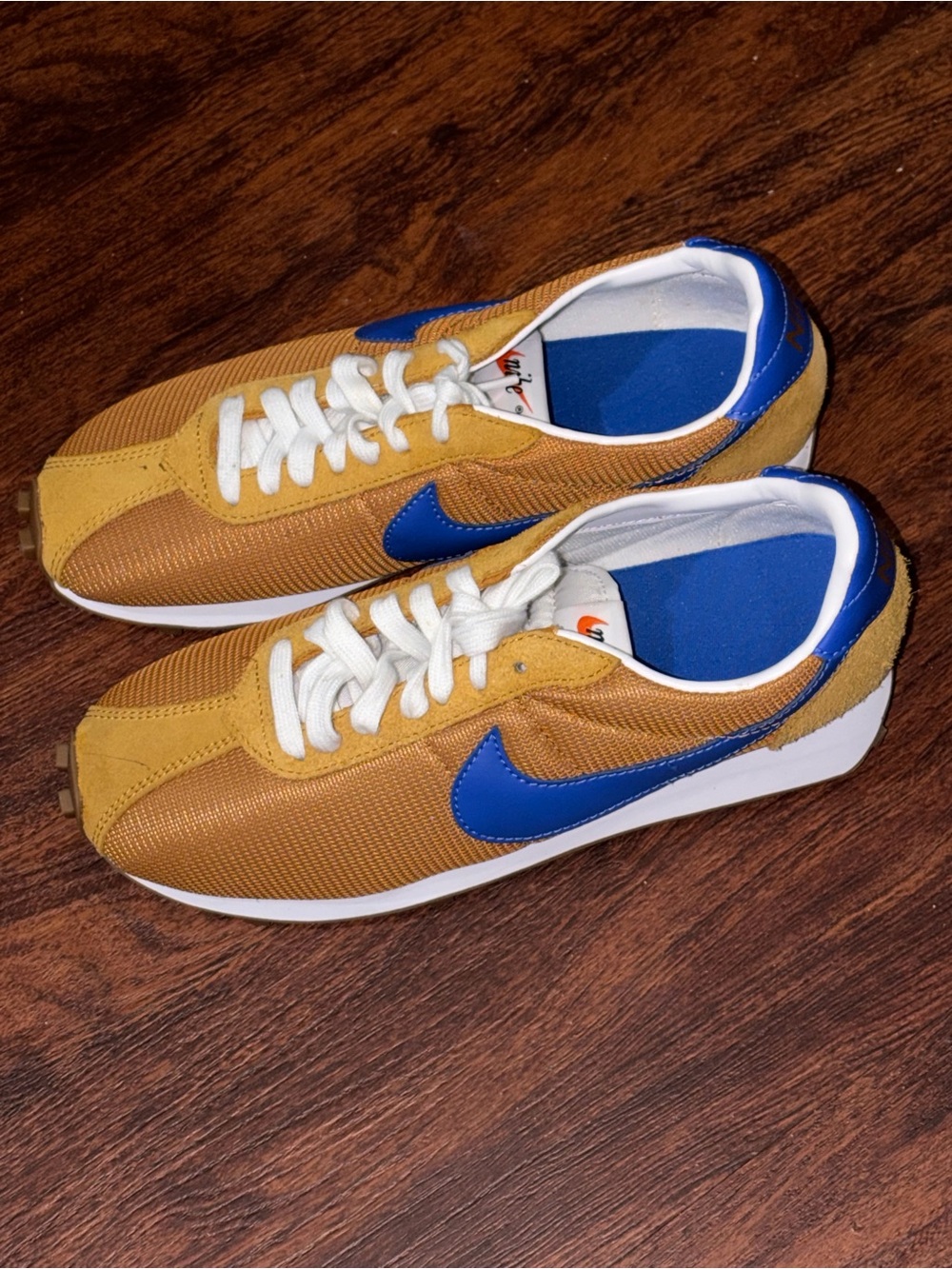 Nike - Picture 3 of 13
